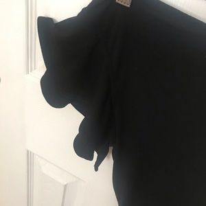 One-shoulder short sleeve top